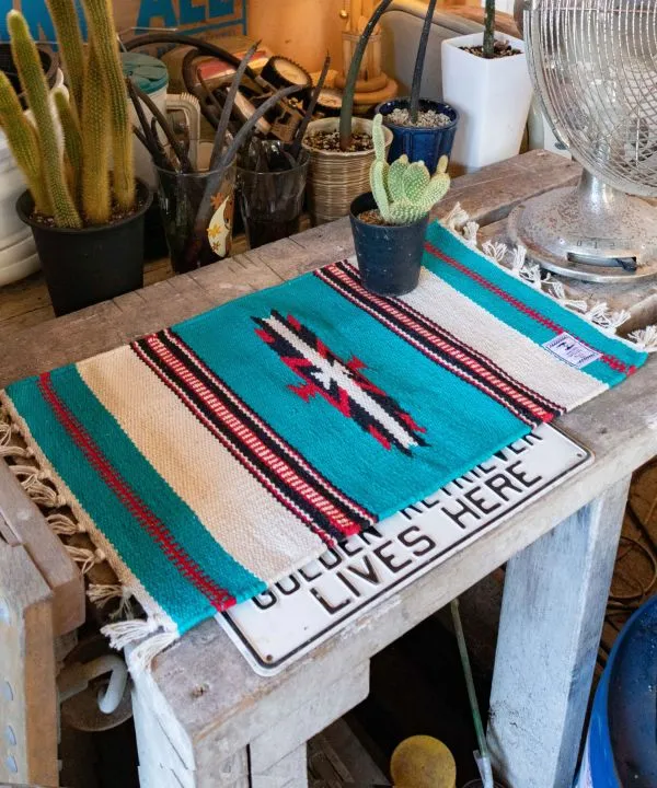 Tischset mit geometrischem Muster