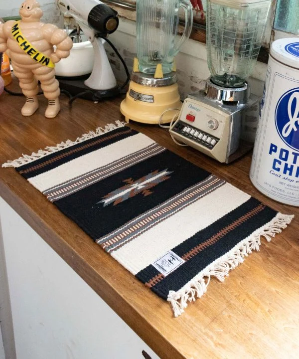 Tischset mit geometrischem Muster