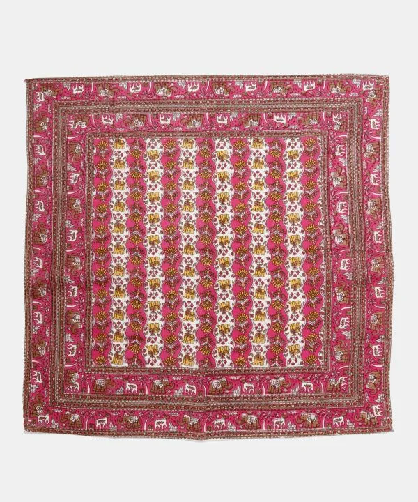 Tischdecke mit traditionellem indischen Musterdruck