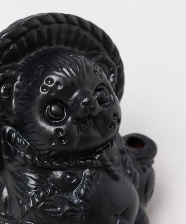 SHIGARAKI Ware sitzend TANUKI – Schwarz