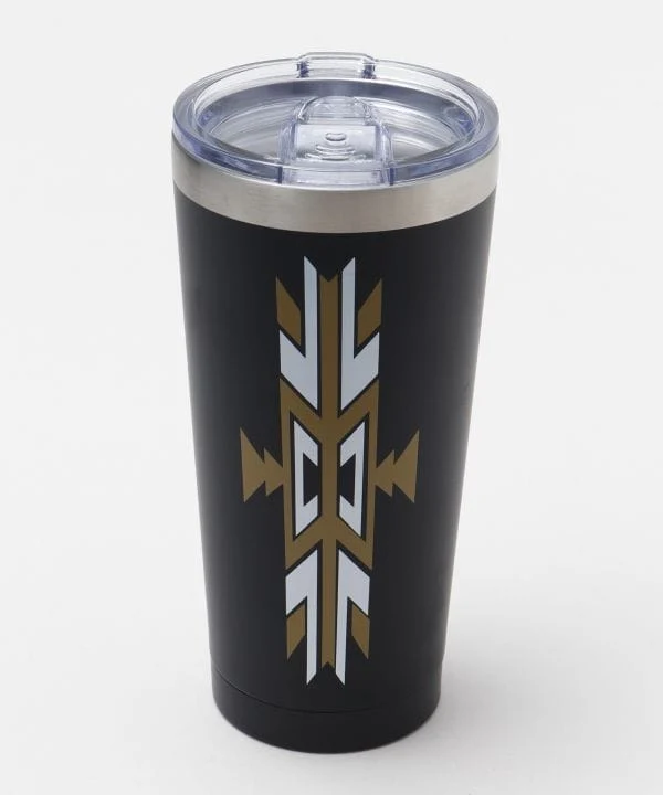 Becher mit geometrischem Muster