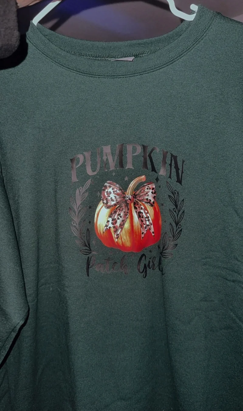 L pumpkin crew neck