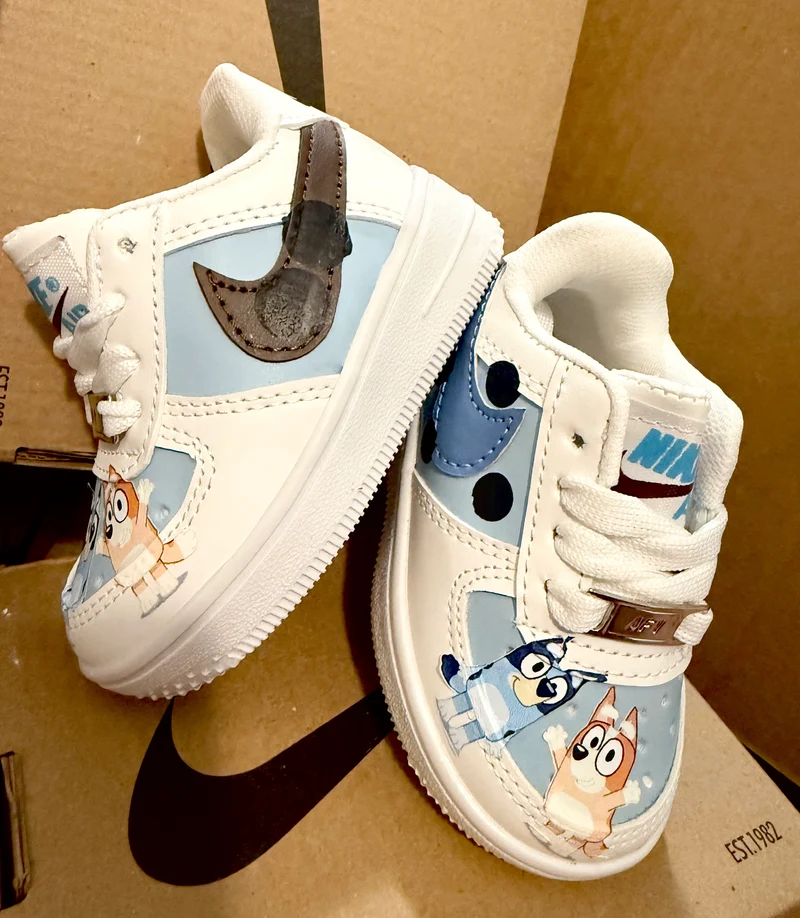 Blue tennis shoes