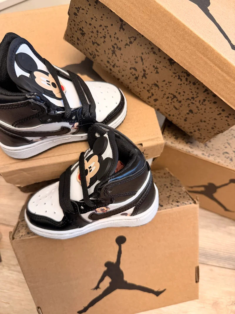 The mouse kids shoes